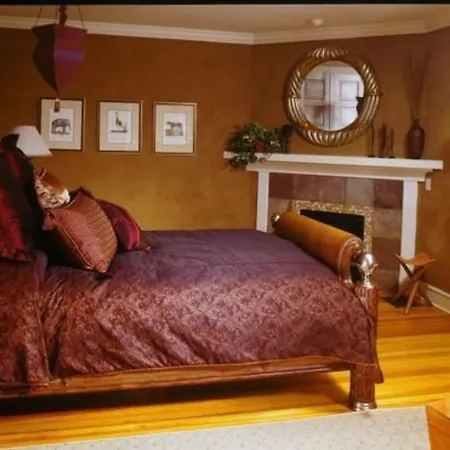 Hidden Garden Cottages & Suites-3